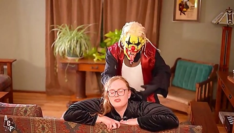 Gibby Le Clown Baise La Salope Bbw Mia Habillee Comme Vos